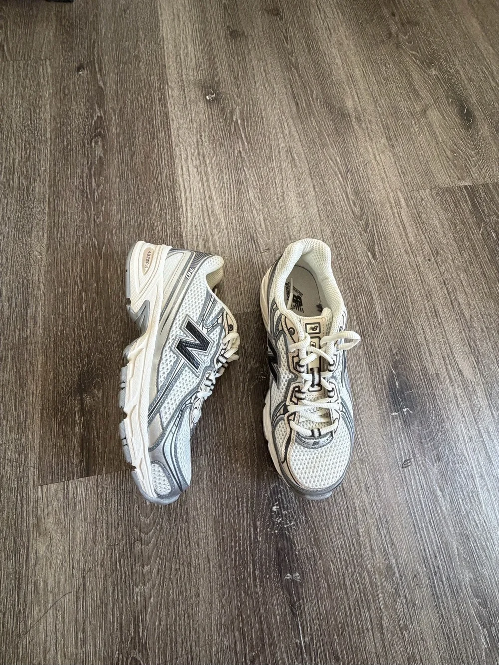 New Balance Women's White and Gray Running Sneakers
